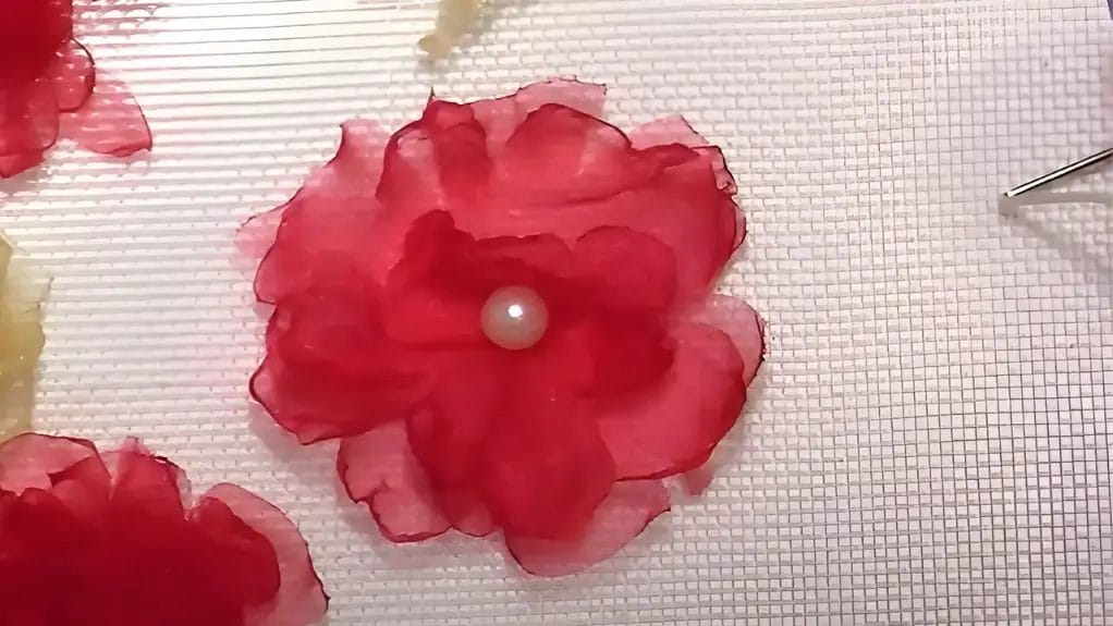 Faire des fleurs en tissu organza