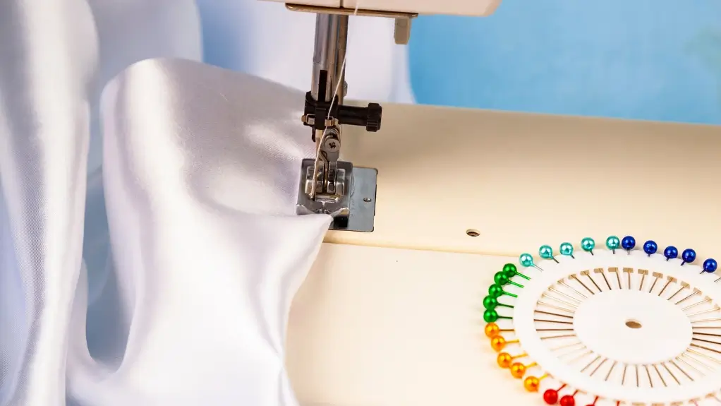 How to Cut Satin Fabric