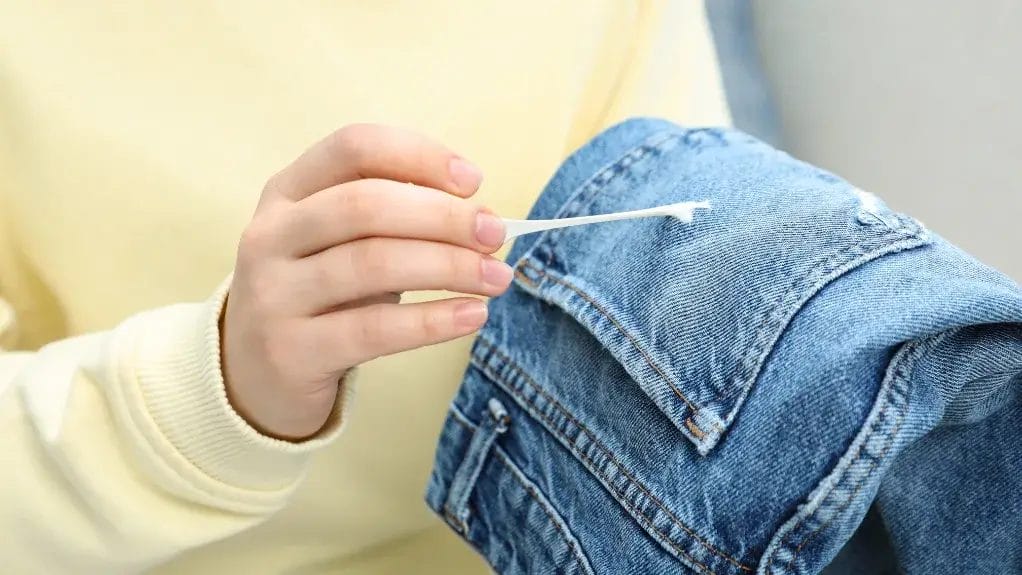 enlever du chewing-gum sur du tissu