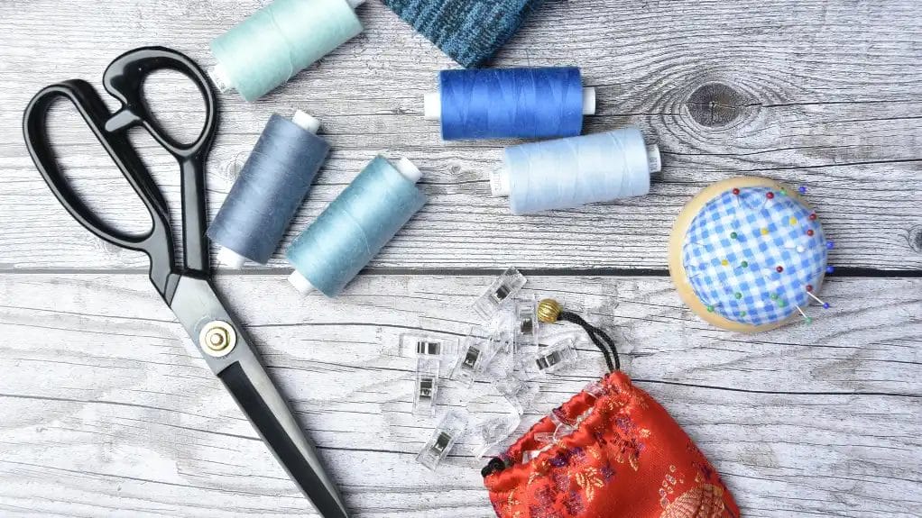 Comment coudre un tissu gaufré pour un rendu fluide et élégant