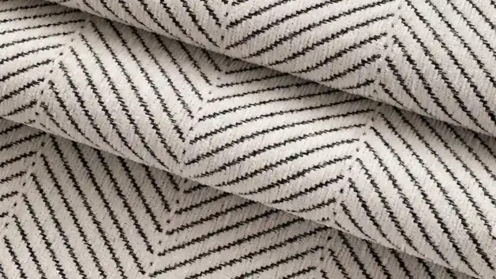 Tissu chenille définition