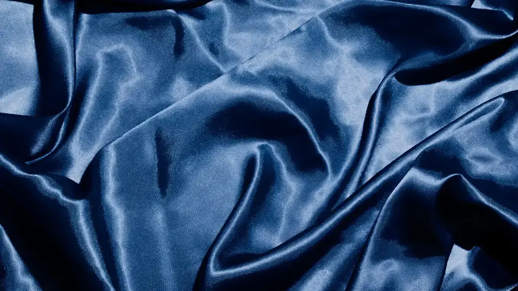 How to Cut Satin Fabric